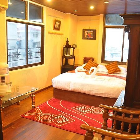 Asian Bliss Myanmar Hostel Yangon Exterior photo